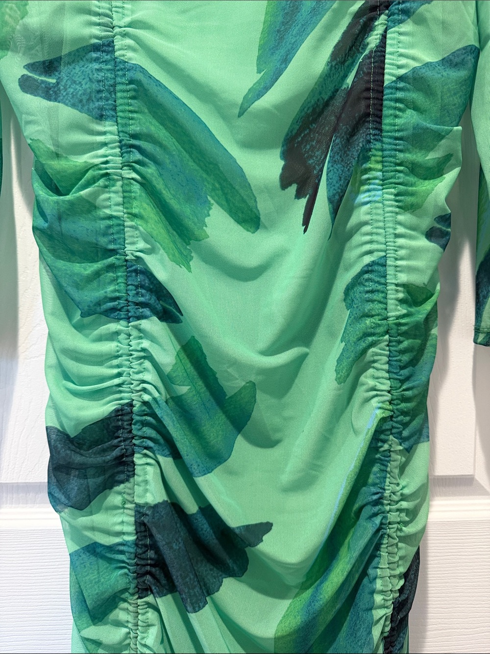 ASOS Design Green Multi-Pattern Midi Bodycon Ruched Dress - Picture 5 of 5